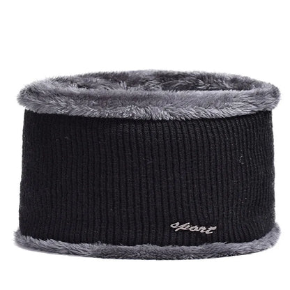 WinterShield Men's Knitted Hat & Scarf Combo